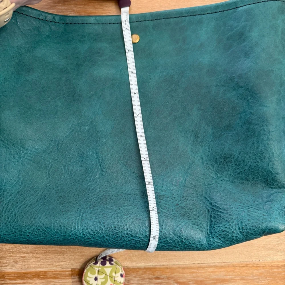 Go Forth Goods small avery crossbody in cobalt - Picture 8 of 8